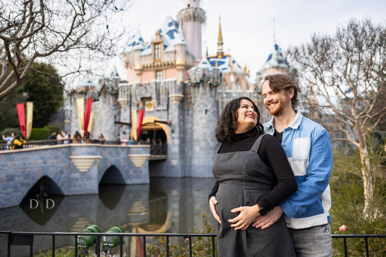 Read more about the article {E} Disneyland Maternity Photography