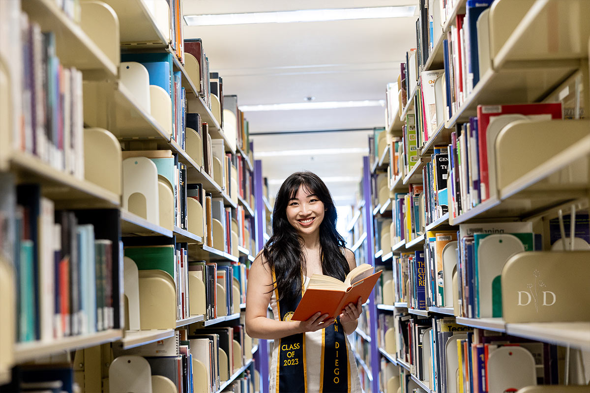 Library Grad Photos at UCSD 