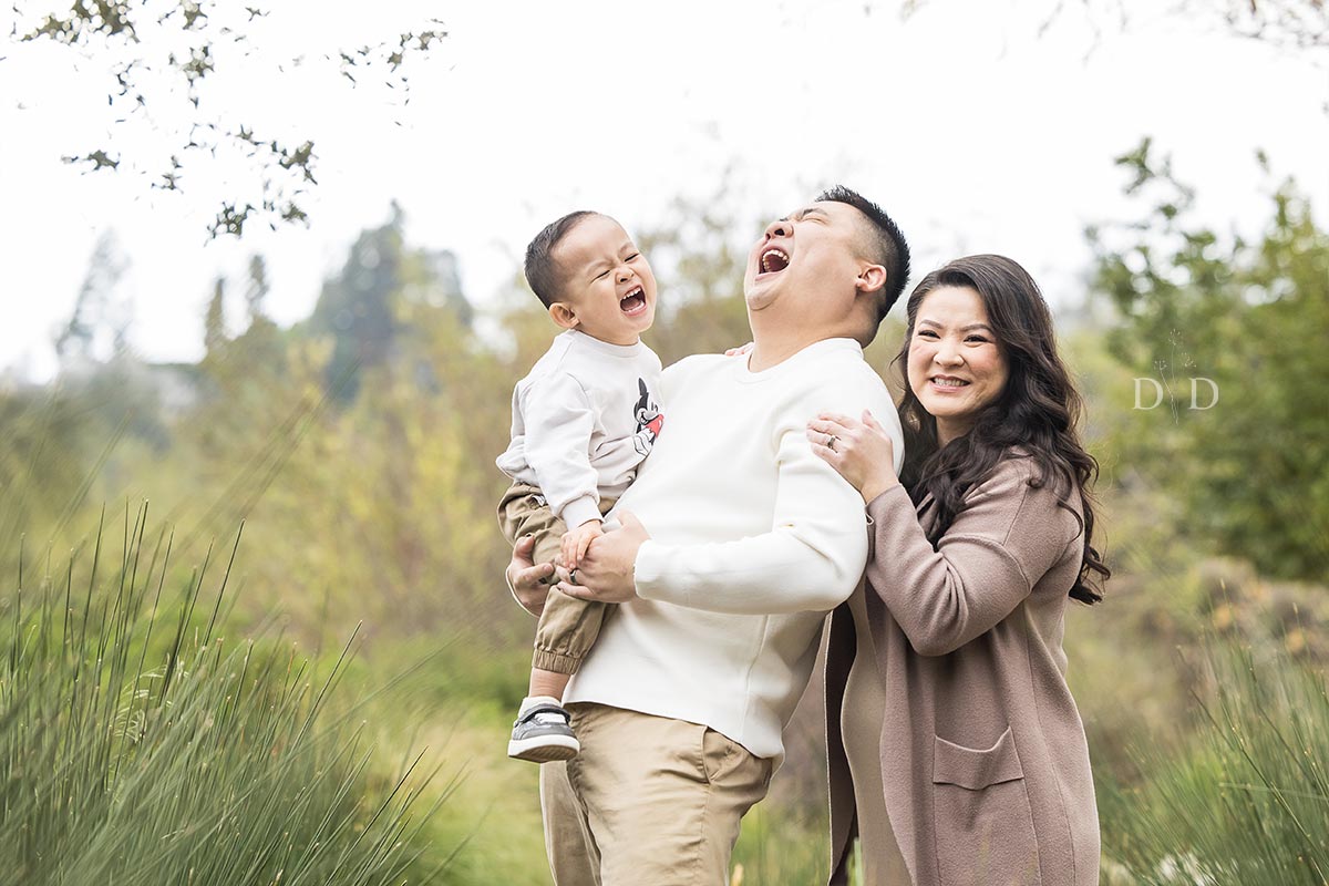 Cute laughing family photo