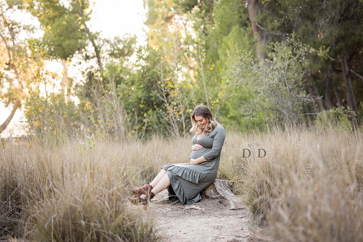 Maternity Photo in a field