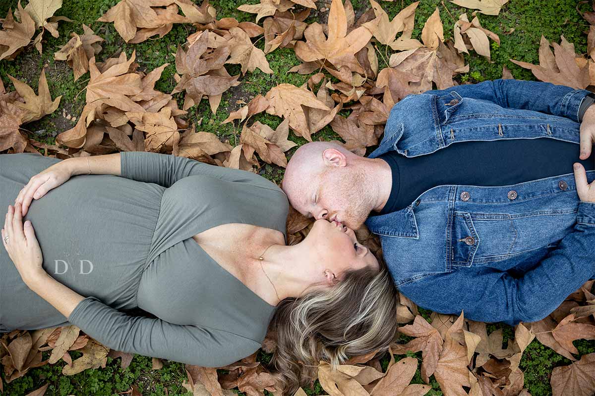 Maternity Photo with Leaves